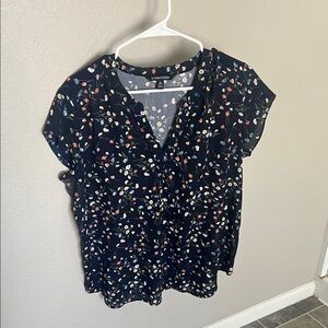41 Hawthorn Women's Black Floral Blouse